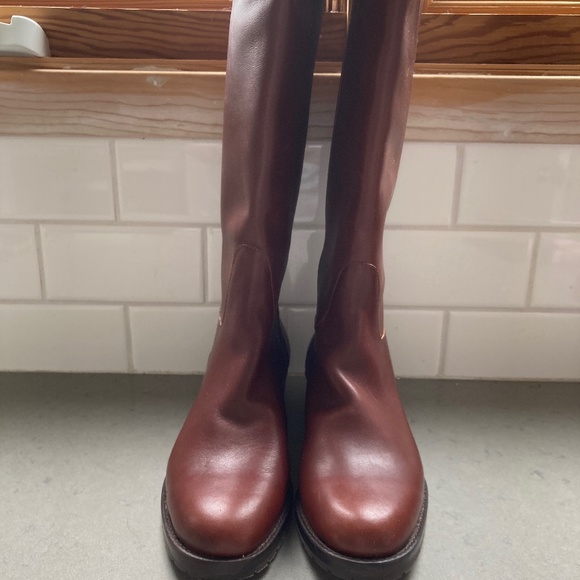 Elegant Brown Heeled Boots - Picture 3 of 12